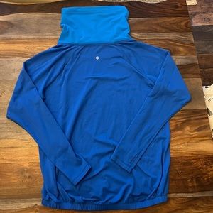 Lululemon sweatshirt/ Healthy Heart Long Sleeve Pullover